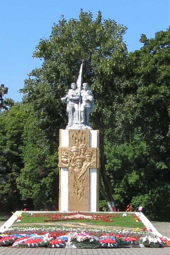 монумент в честь воинов  Красной Армии