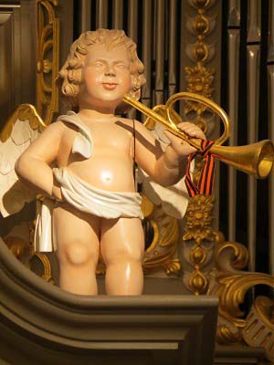 ангел - украшение большого органа