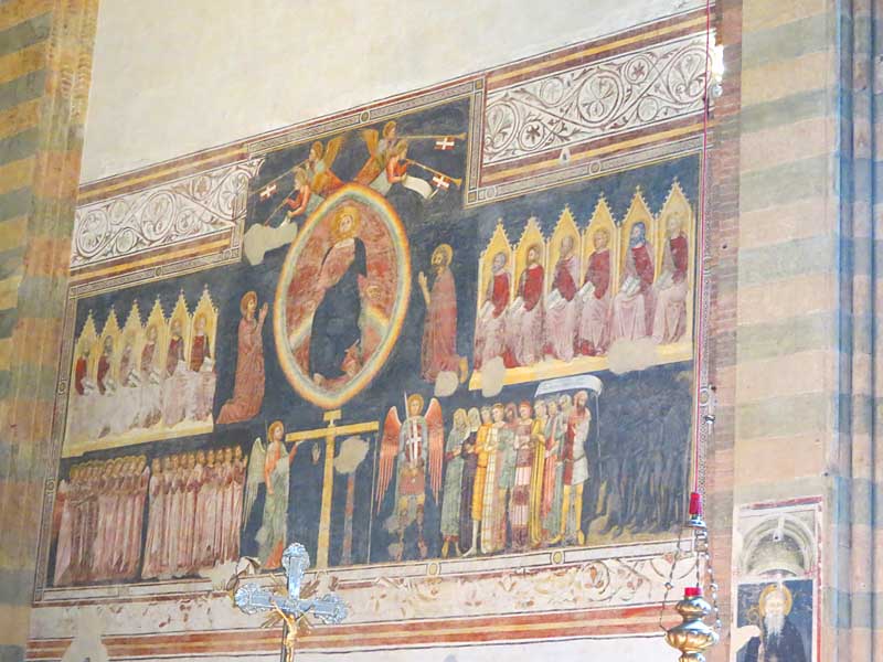 фрески  на стенах собора