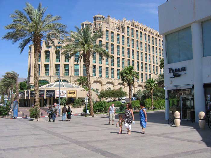 отель и пальмы