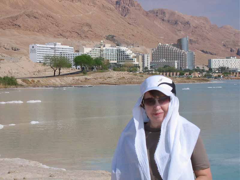 Фотосессия на фоне Мертвого моря и отелей