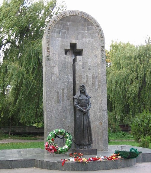 Памятник военным медикам в Кисловодске