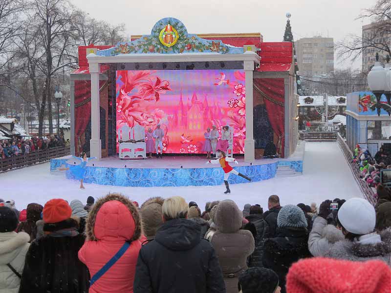 новогоднее представление на Пушкинской площади