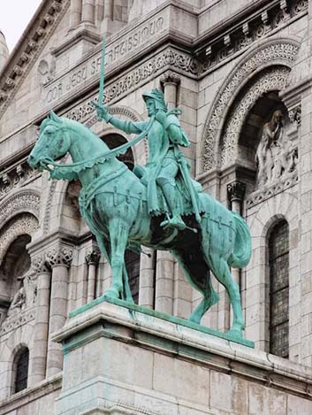 конная статуя Жанны д'Арк