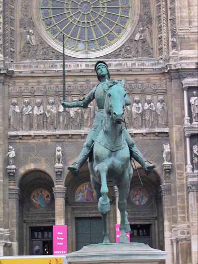 Памятник Жанне д`Арк у св. Августина
