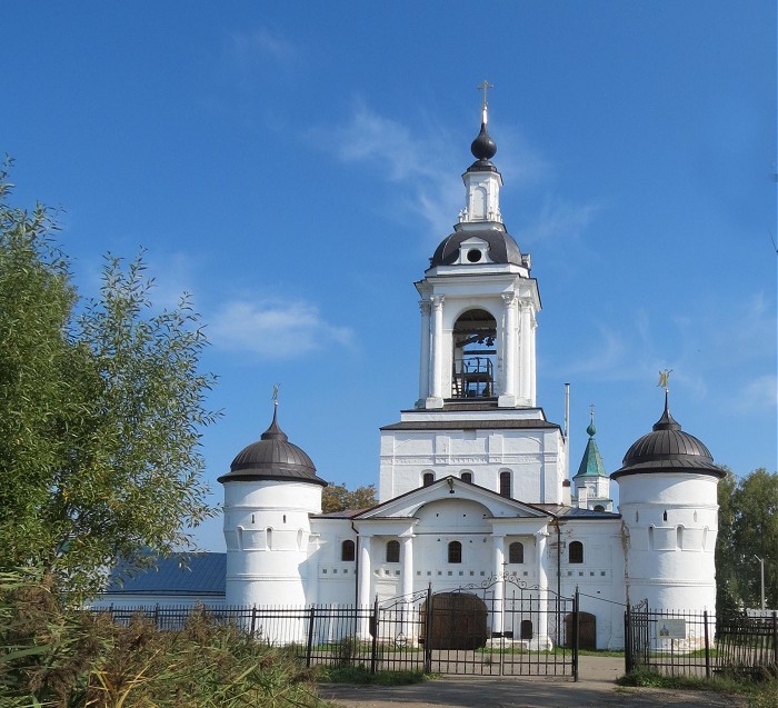 надвратная церковь Николая Мирликийского