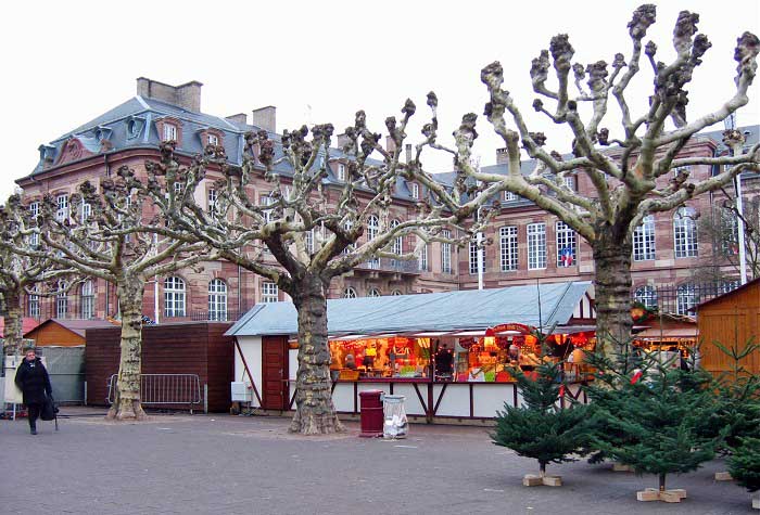 Страсбург, площадь Брогли, рождественский базар