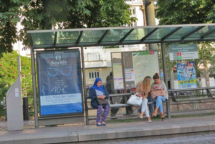 Трамвайная остановка в Страсбурге