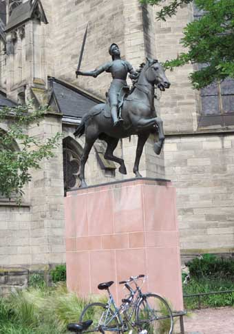 памятник Жанне д Арк