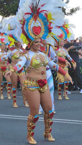 девушка карнавала в Санта Круз де Тенерифе