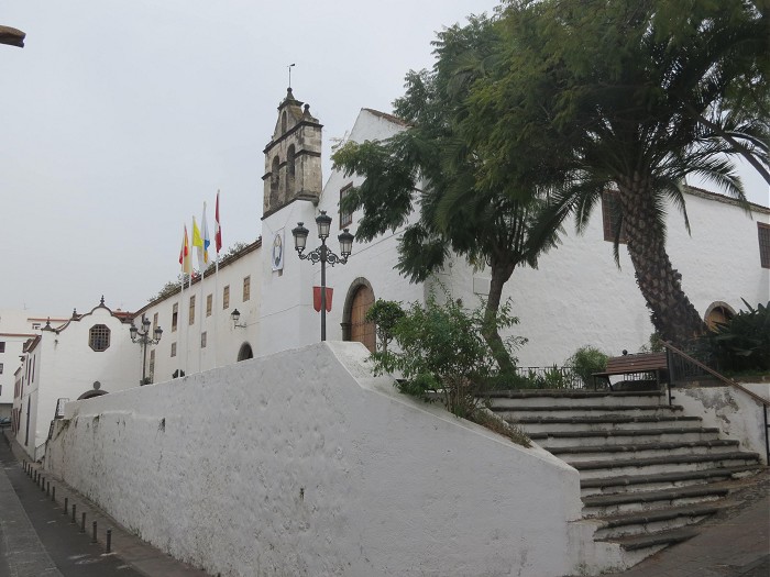 здание бывшего монастыря